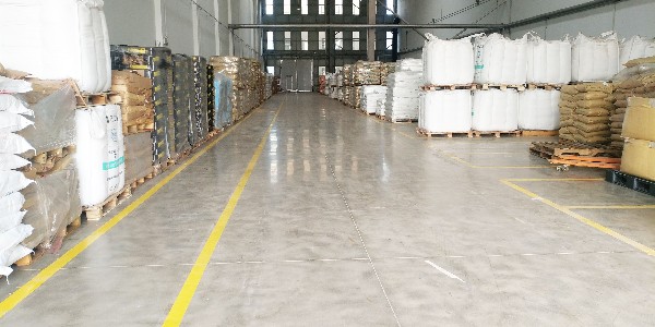 整洁干净、大方简约，欧格曼涂料让人心生向往的现代化企业风貌